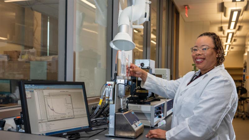 Lindsay Davis Makes History As First African American To Earn Ph.D. In Chemistry At The University Of Arlington Lindsay Davis Makes History As First African American To Earn Ph.D. In Chemistry At The University Of Arlington