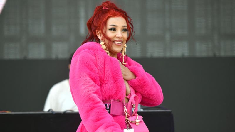 Doja Cat's Single Edition NFT Sells For $188K, Outselling Jay-Z As the Largest Auctioned Item In Tezos History Doja Cat's Single Edition NFT Sells For $188K, Outselling Jay-Z As the Largest Auctioned Item In Tezos History