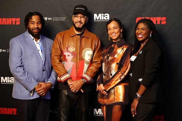 Award-Winning Producer Swizz Beatz Uses His Net Worth To Support Black Artists Award-Winning Producer Swizz Beatz Uses His Net Worth To Support Black Artists