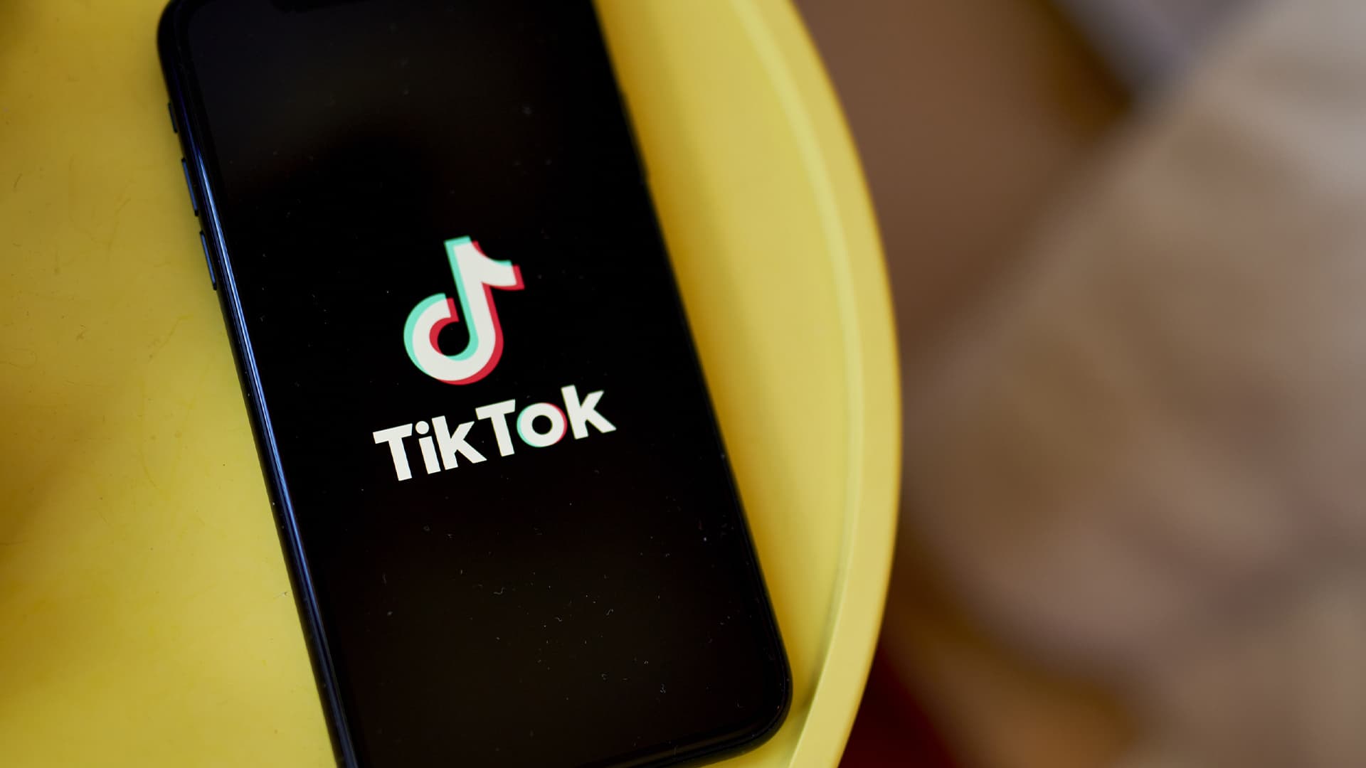 Universal Music Group Reportedly May Be Pulling Its Music From TikTok, Citing AI-Generated Music Is Hindering 'The Royalty Pool For Human Artists' Universal Music Group Reportedly May Be Pulling Its Music From TikTok, Citing AI-Generated Music Is Hindering 'The Royalty Pool For Human Artists'