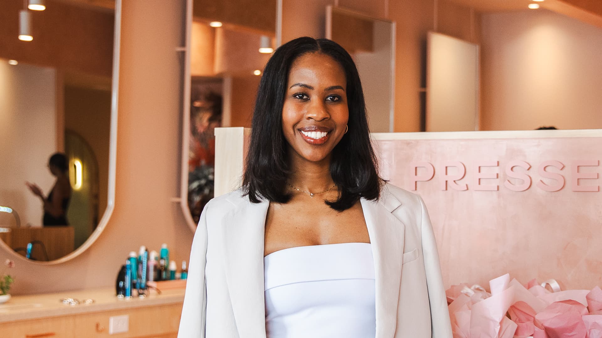 A LinkedIn DM Helped This Founder Get Backing From Slauson & Co. — Now, Her Salon Has Hit $5M In Annual Revenue A LinkedIn DM Helped This Founder Get Backing From Slauson & Co. — Now, Her Salon Has Hit $5M In Annual Revenue